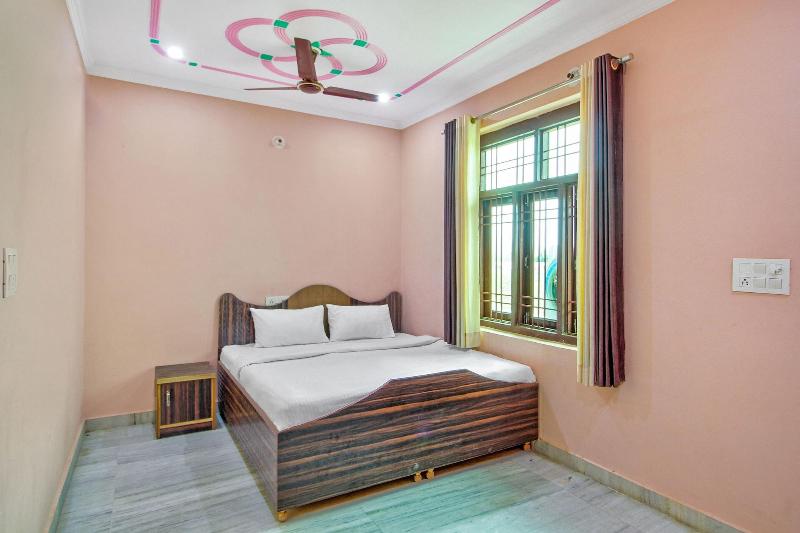 Spot On 40724 Kukas Guest House image