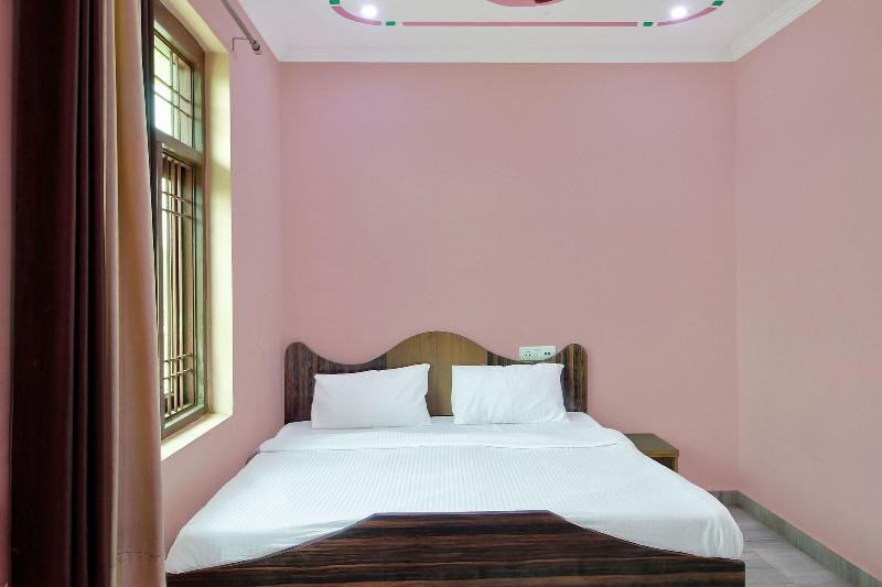 Spot On 40724 Kukas Guest House image