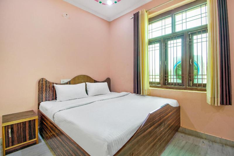 Spot On 40724 Kukas Guest House image