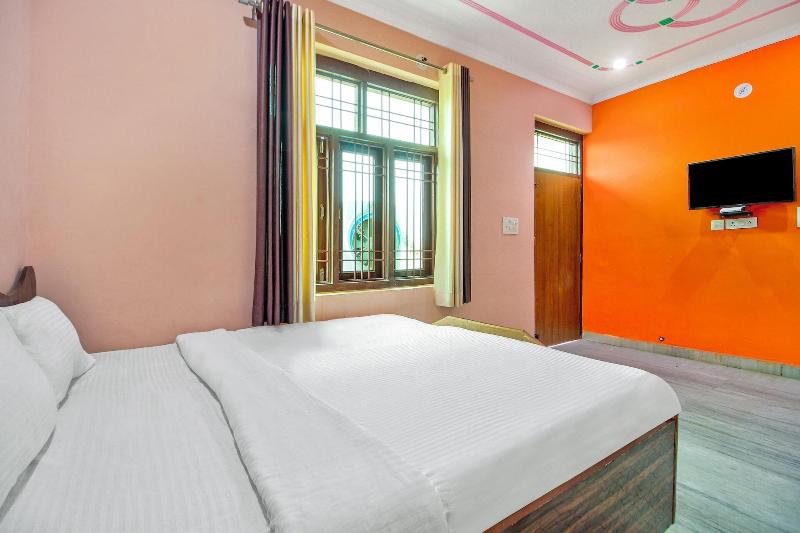 Spot On 40724 Kukas Guest House image