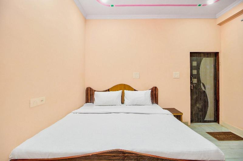 Spot On 40724 Kukas Guest House image