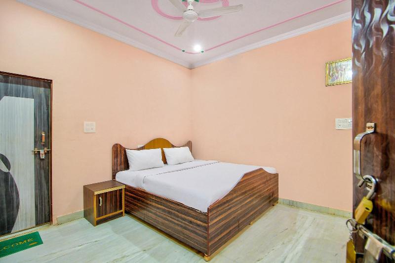 Spot On 40724 Kukas Guest House image