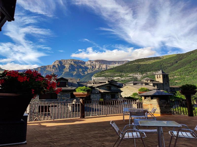 Hotel Villa De Torla image