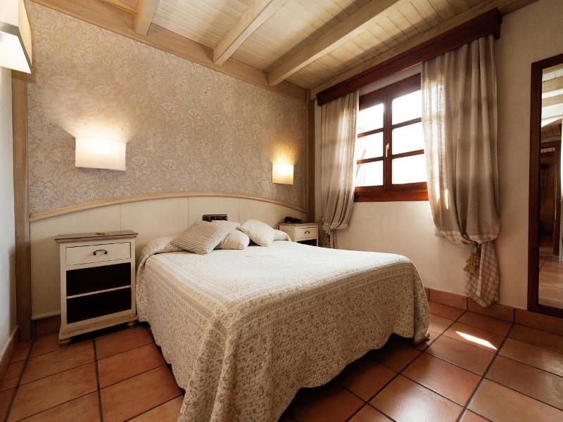 Hotel Villa De Torla image