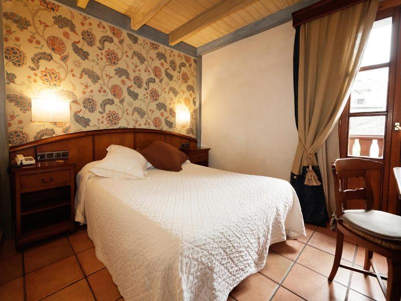Hotel Villa De Torla image