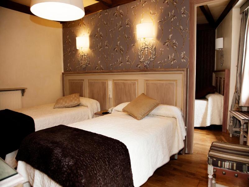 Hotel Villa De Torla image