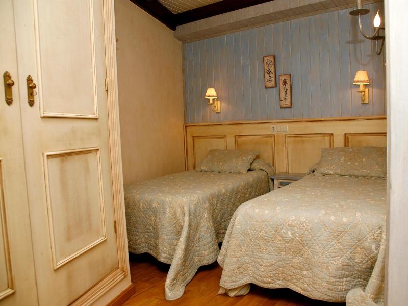 Hotel Villa De Torla image