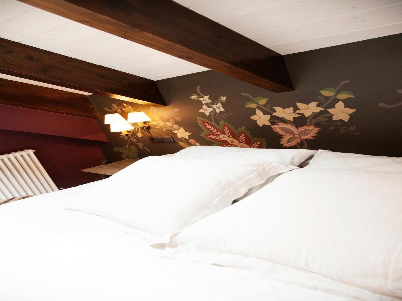 Hotel Villa De Torla image