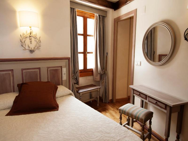 Hotel Villa De Torla image