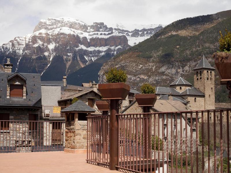 Hotel Villa De Torla image