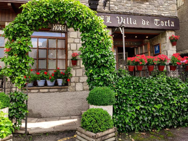 Hotel Villa De Torla image