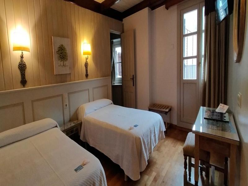 Hotel Villa De Torla image