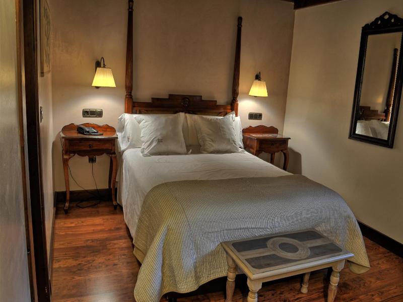 Hotel Villa De Torla image