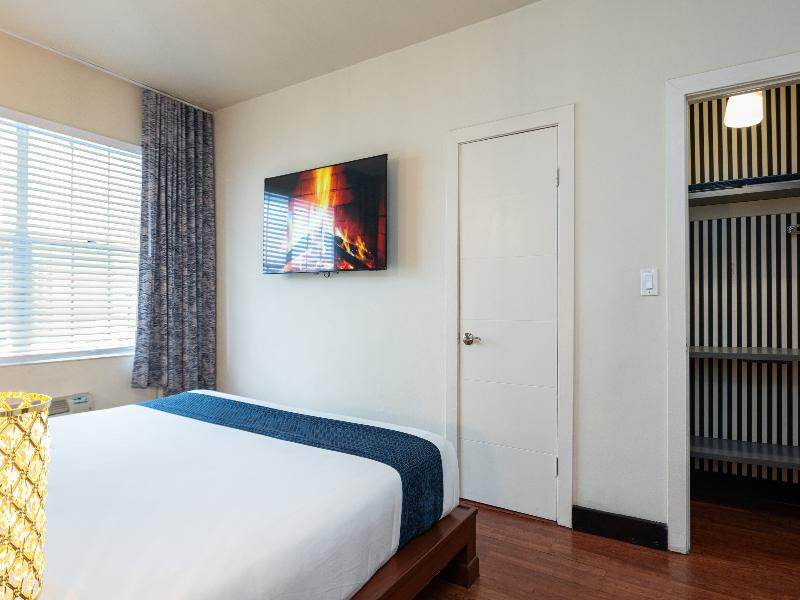 Chesterfield Hotel & Suites image