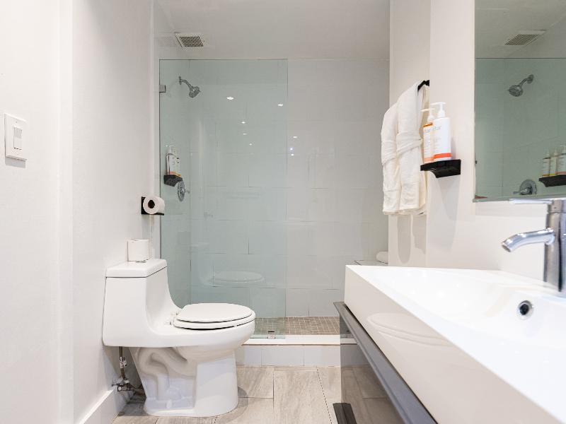 Chesterfield Hotel & Suites image