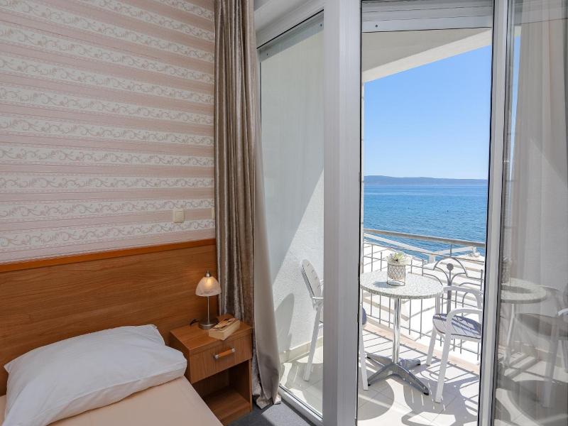 Hotel Neva image