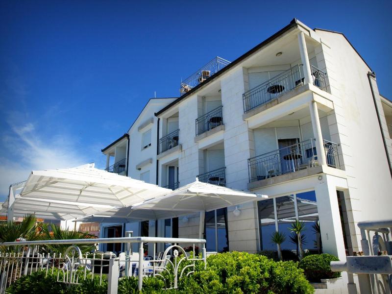 Hotel Neva image