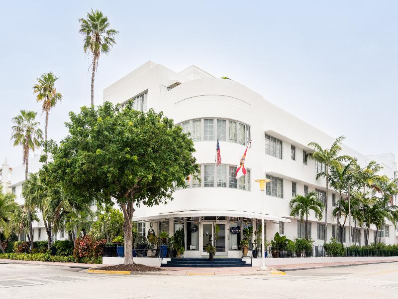 Riviera Suites South Beach image
