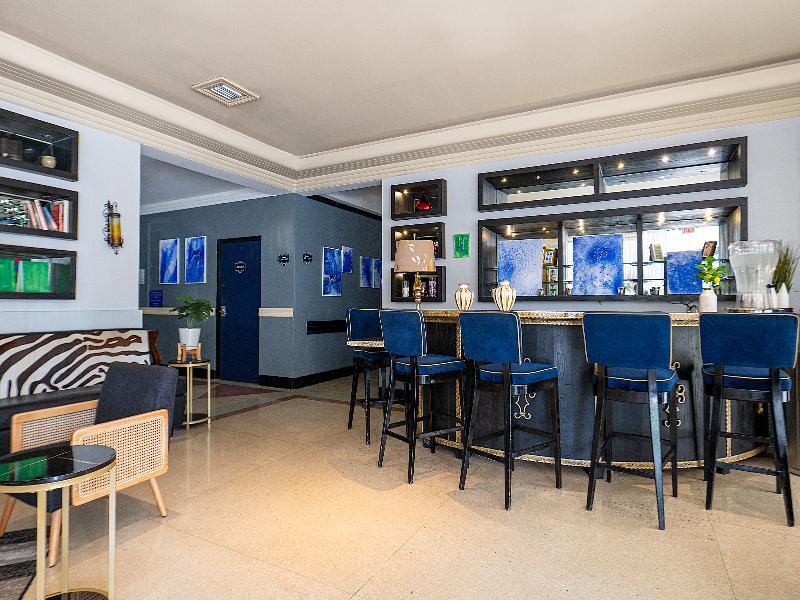 Riviera Suites South Beach image