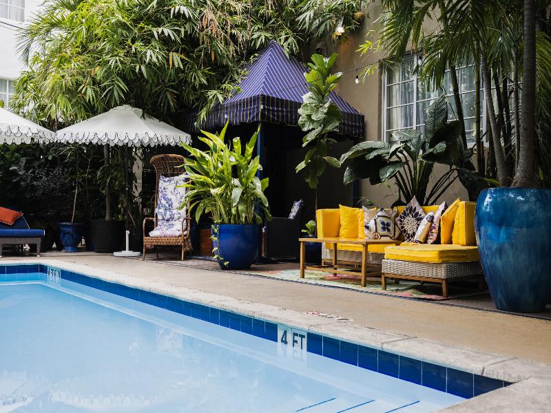 Riviera Suites South Beach image