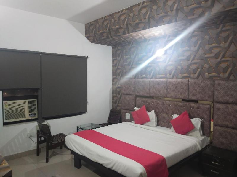 Apex Hotel image
