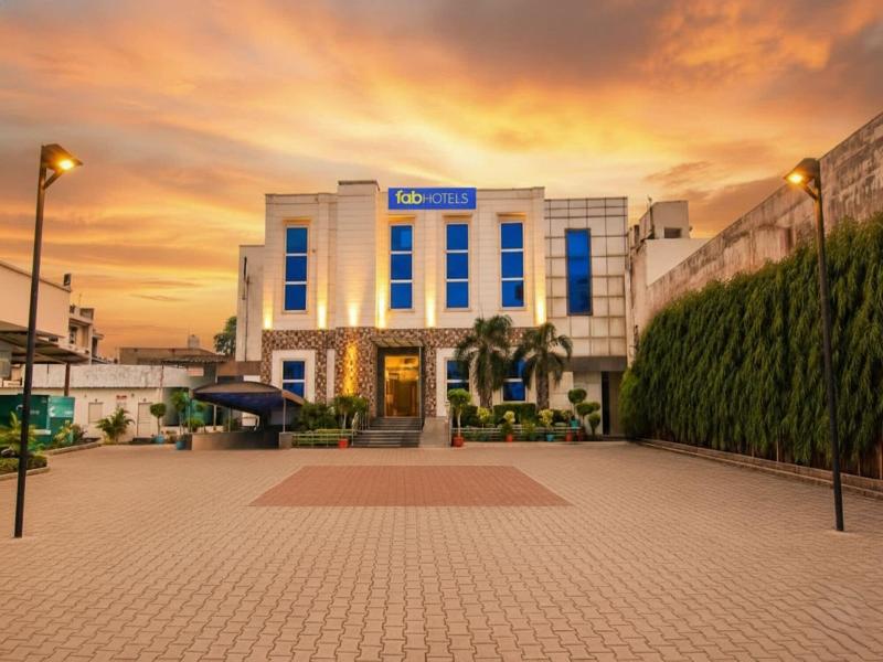 Fabhotel Jalandhar Corporate Suites