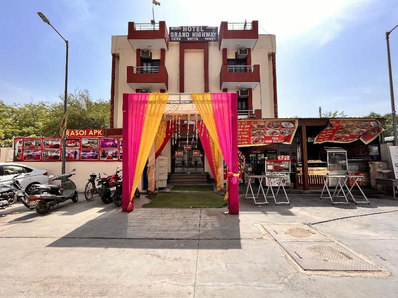 Hotel Grand Highway image
