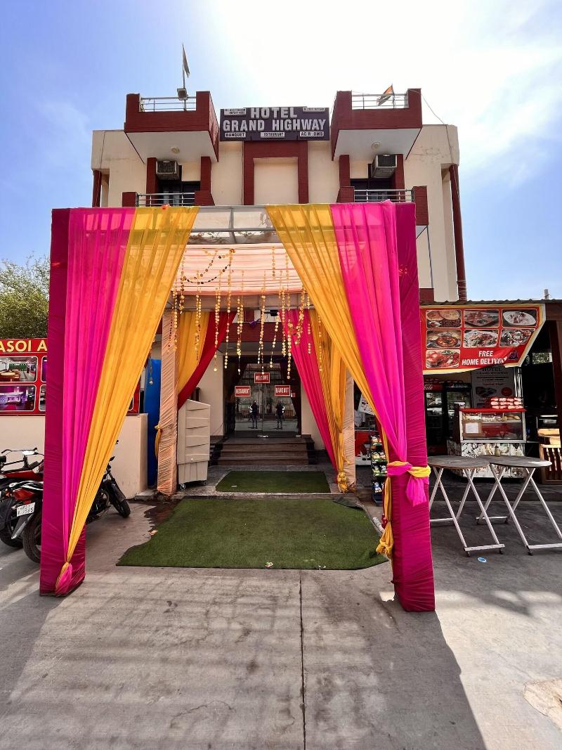 Hotel Grand Highway image