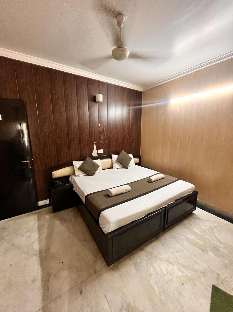 Hotel Grand Highway image