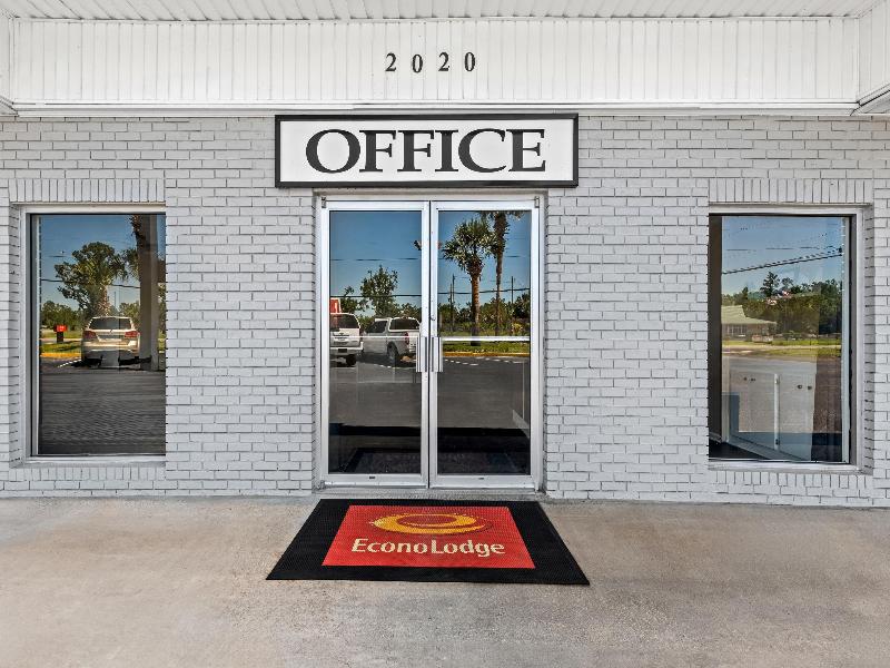 Econo Lodge Jennings FL 4
