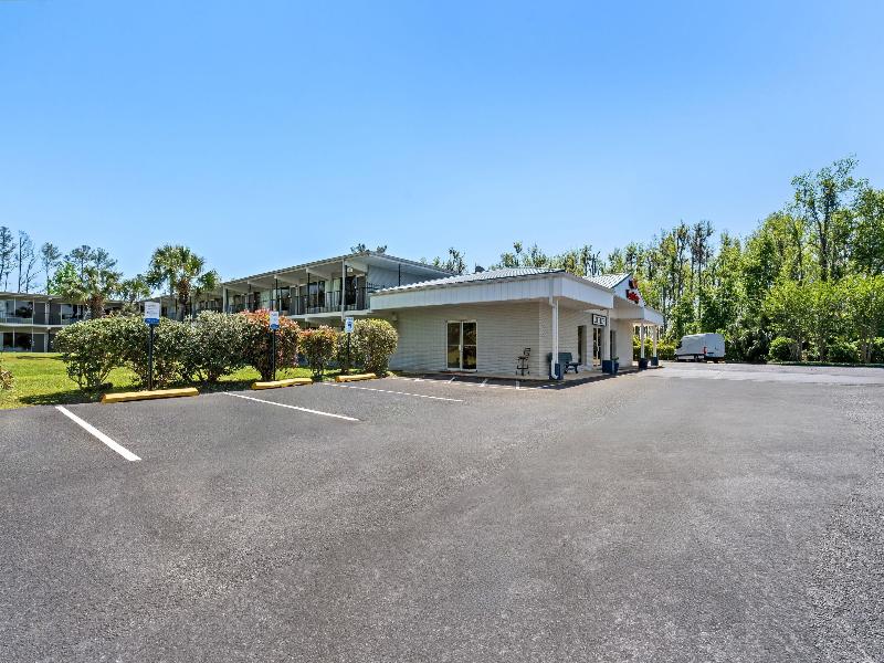 Econo Lodge Jennings FL 5