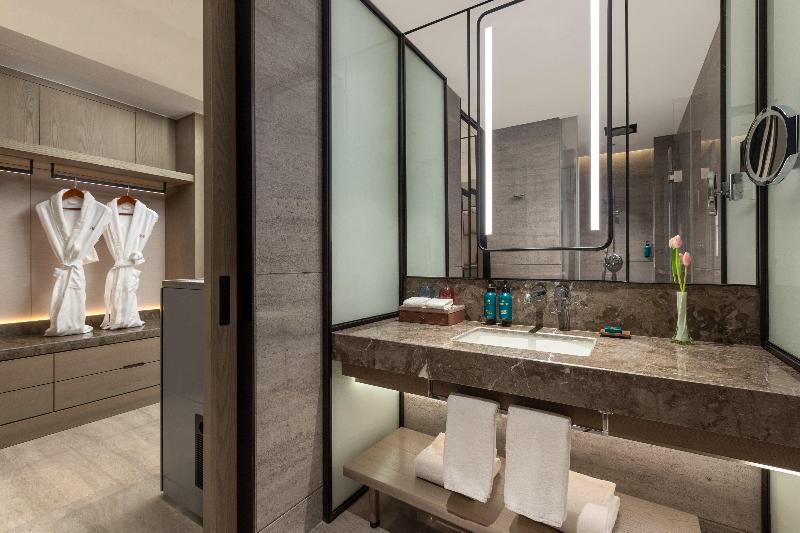 Crowne Plaza Quzhou.an IHG Hotel image