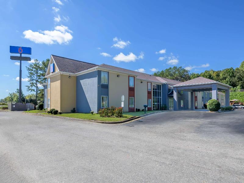 Econo Lodge Inn And Suites image