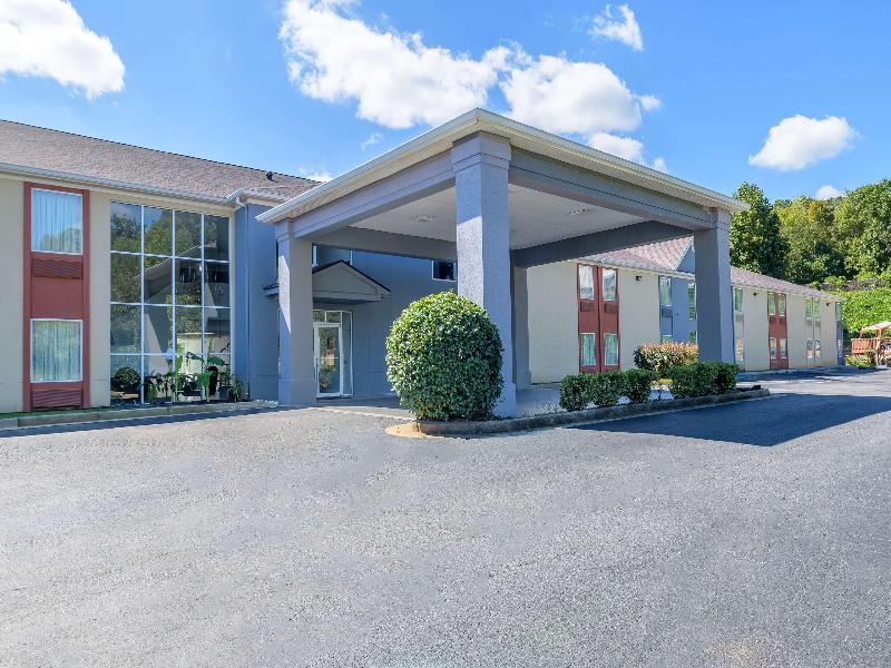 Econo Lodge Inn And Suites image