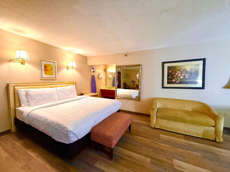 Presque Isle Hotel image