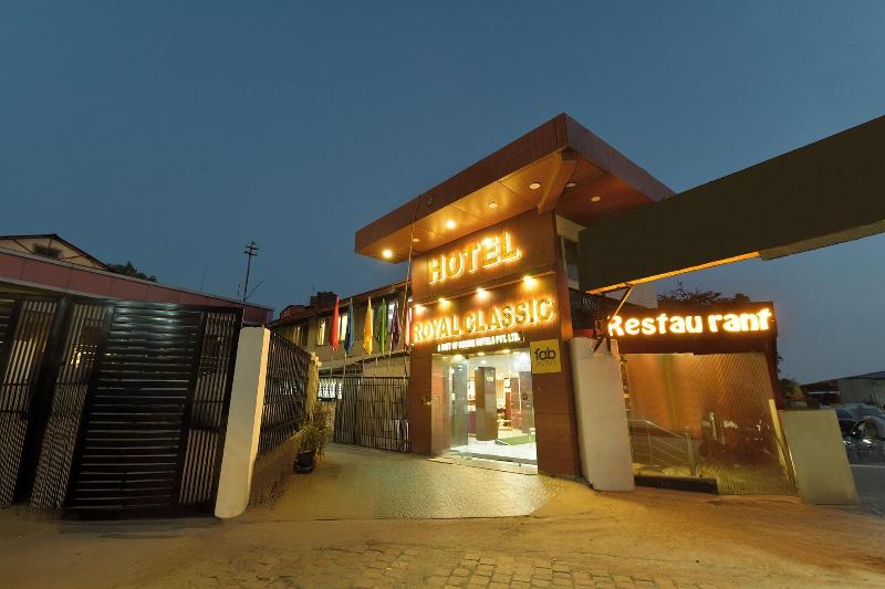 Fabhotel F9 Mall Road — general view