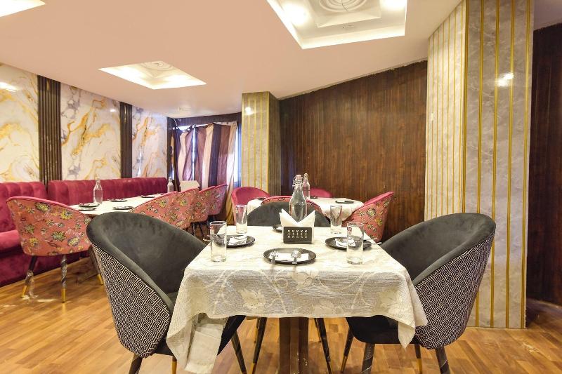 Fabhotel F9 Mall Road image