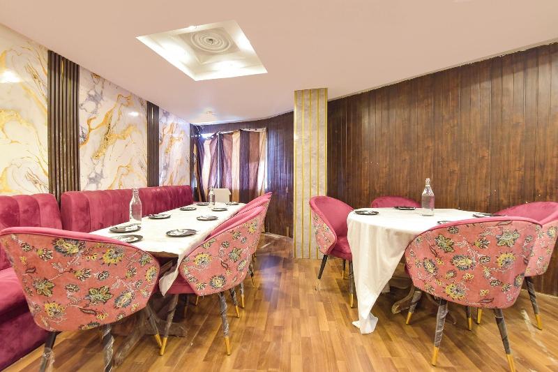 Fabhotel F9 Mall Road image