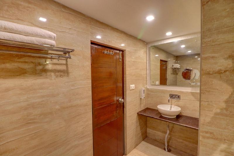 Fabhotel F9 Mall Road image