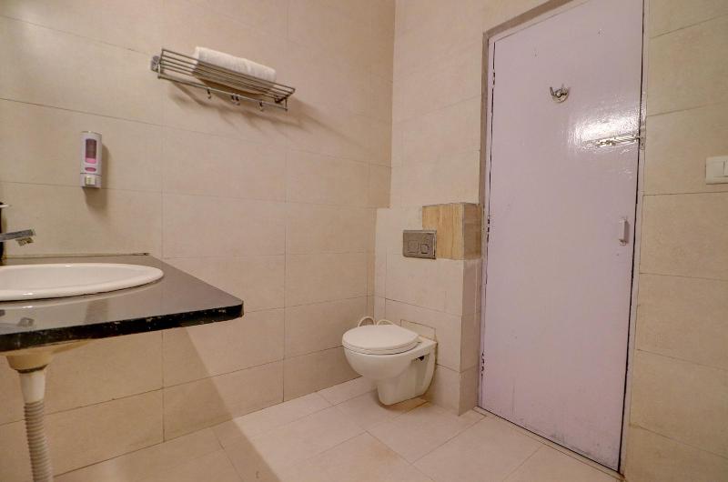 Fabhotel F9 Mall Road image