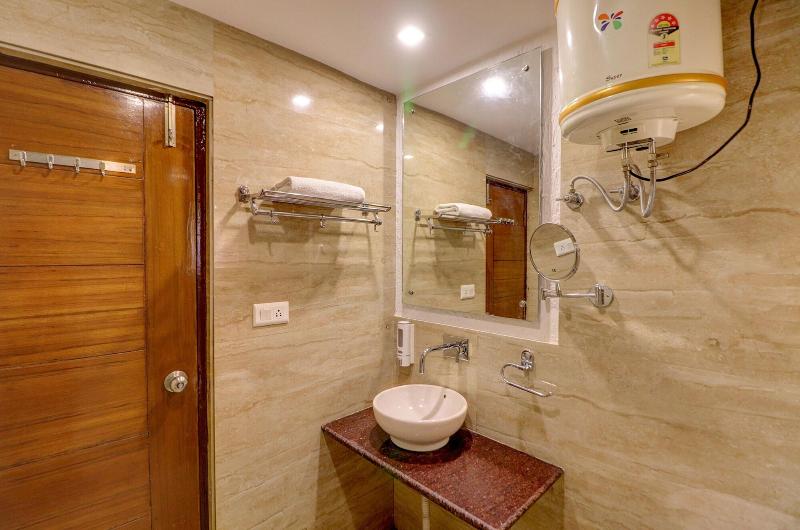 Fabhotel F9 Mall Road image