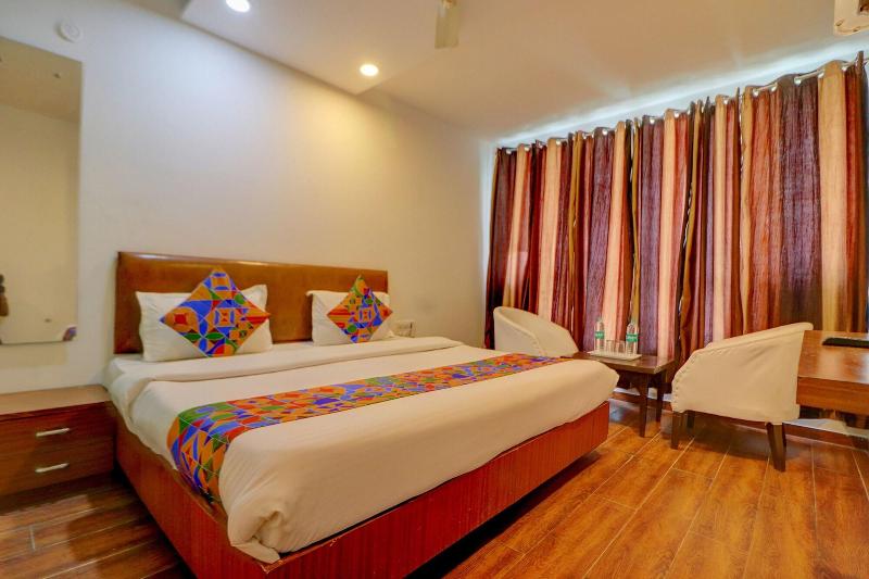 Fabhotel F9 Mall Road image