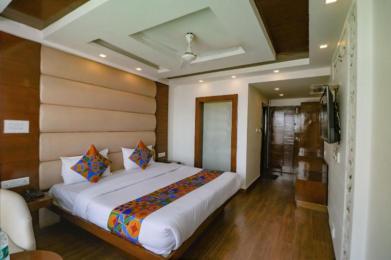 Fabhotel F9 Mall Road image
