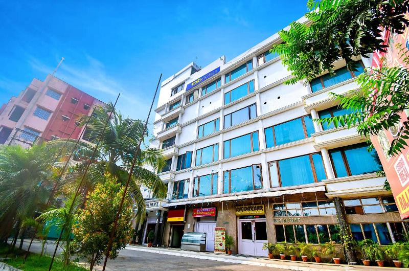 Fabhotel Raj Darbar — general view