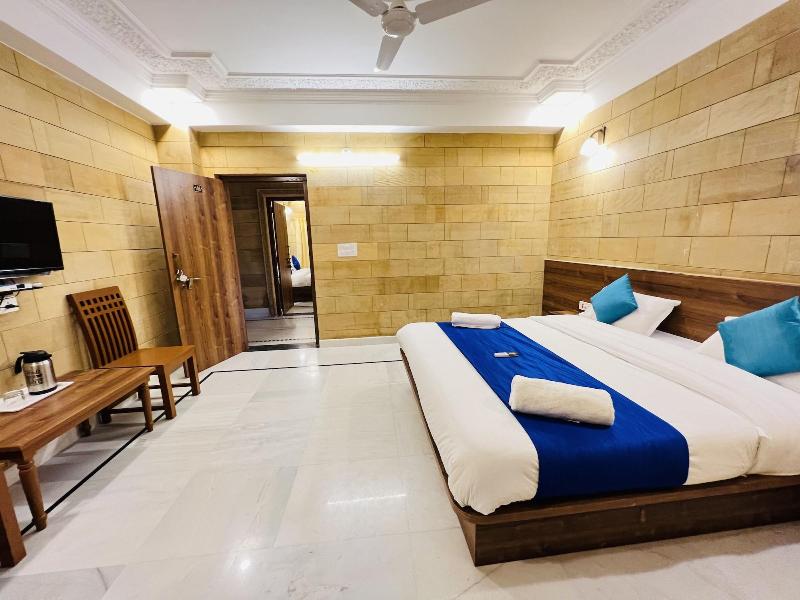 Hotel Garh Villa image