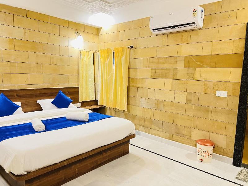 Hotel Garh Villa image