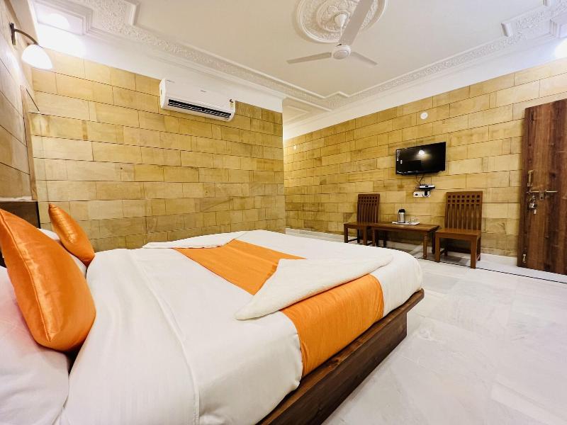 Hotel Garh Villa image