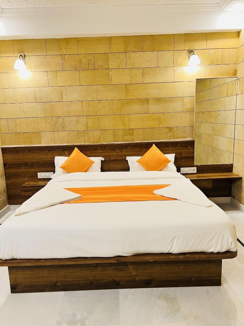 Hotel Garh Villa image