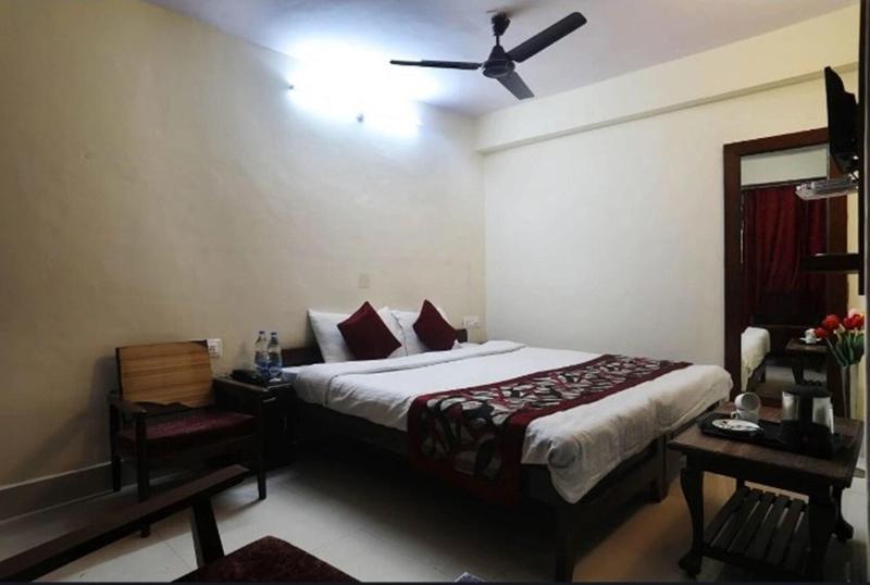 Oak Shade Hotel image