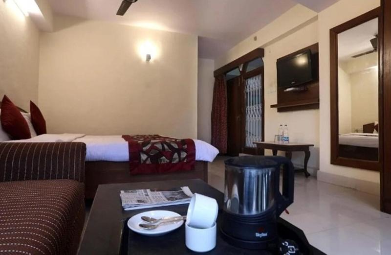 Oak Shade Hotel image